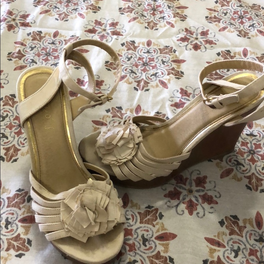 Tan wedges